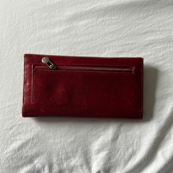 Elegant Red Leather Clutch - Picture 4 of 6